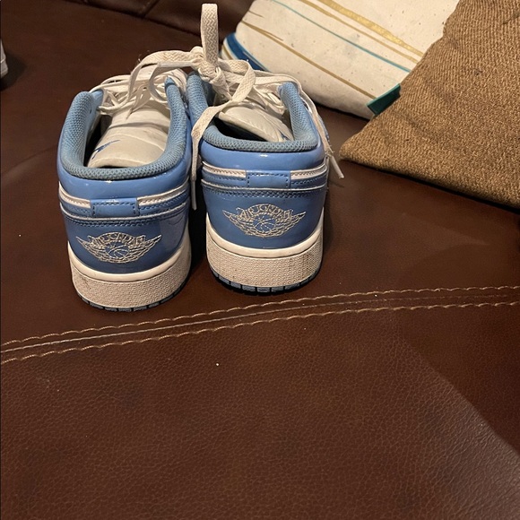 Low top blue/white Nike Dunks - Picture 2 of 4